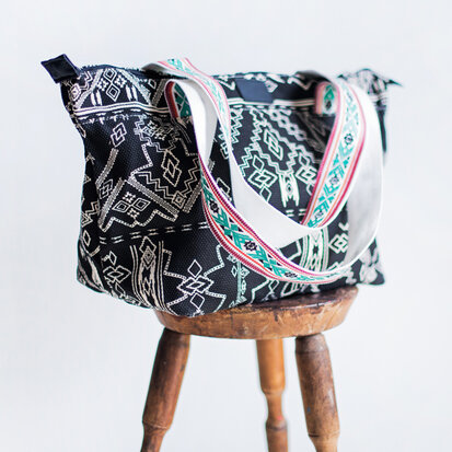 Art of Polo Shopper Aztec